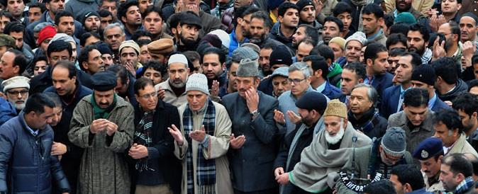 Mourners visit Mufti’s bereaved family at Gupkar, Bijbehara